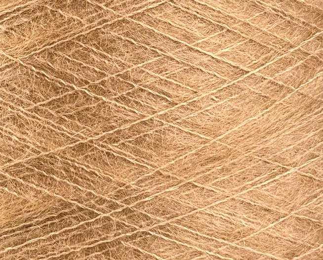 Manifattura Sesia Art. Vivienne 850 m / 100 g – Garn aus Kid Mohair und Maulbeerseide col. Karamellbeige 5875